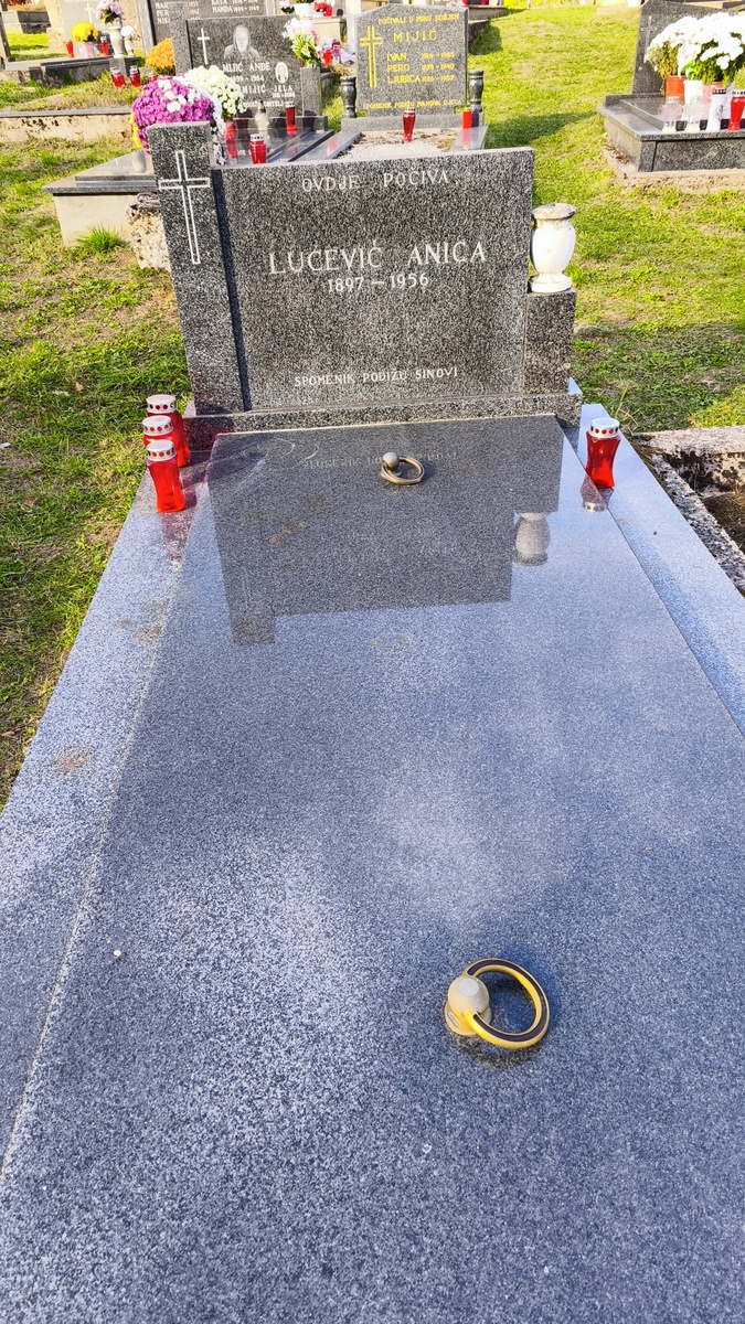 Fotografija groba
