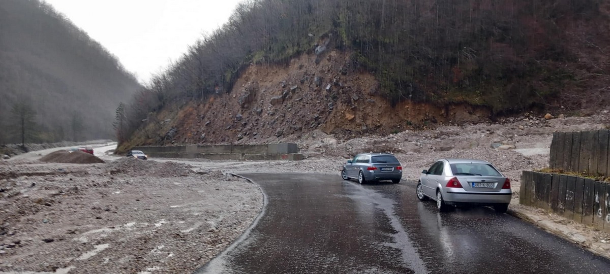 Zatvorena cesta Jablanica – Blidinje: fotografije pokazuju stvarno stanje na terenu
